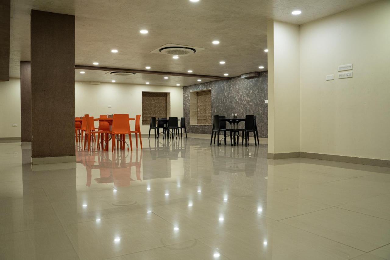 Nk7 Guest House Calcutta Buitenkant foto