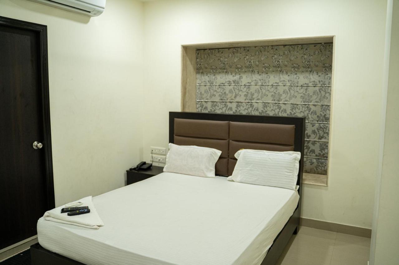 Nk7 Guest House Calcutta Buitenkant foto