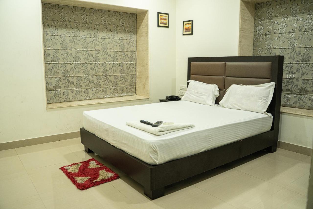 Nk7 Guest House Calcutta Buitenkant foto