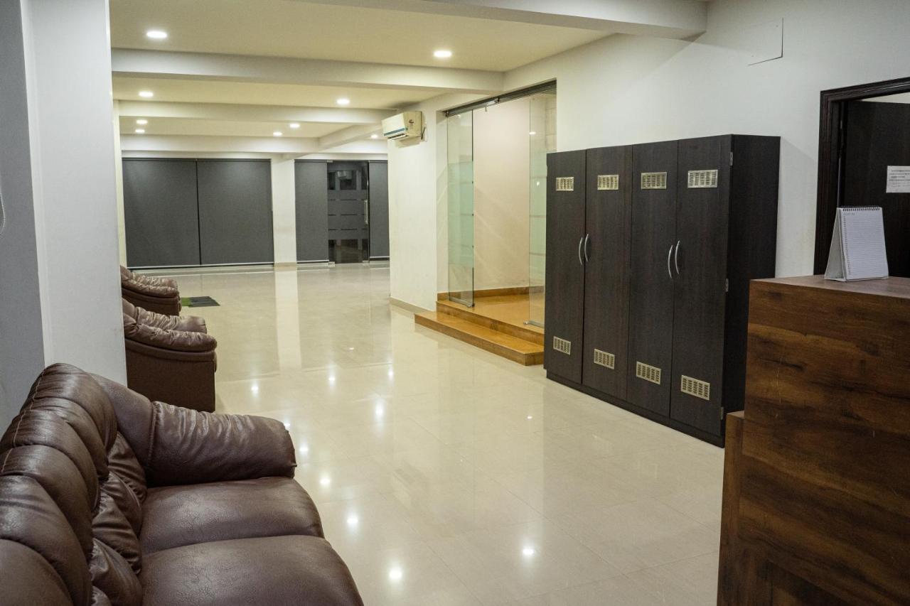 Nk7 Guest House Calcutta Buitenkant foto