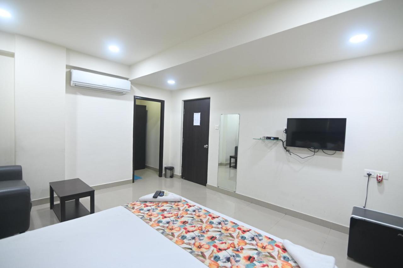 Nk7 Guest House Calcutta Buitenkant foto