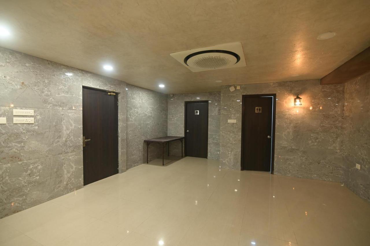 Nk7 Guest House Calcutta Buitenkant foto